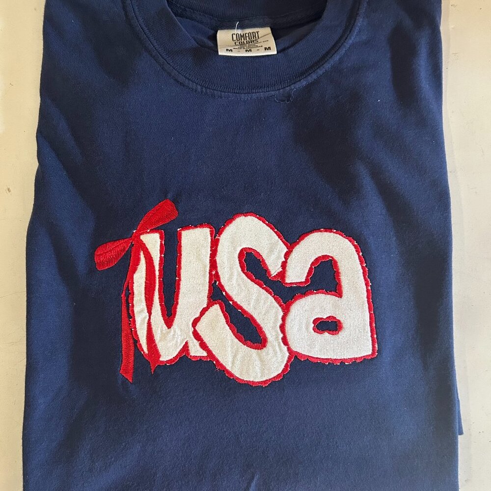Comfort Colors Navy Blue Patriotic USA T-Shirt – Embroidered Appliqué – 4th of J